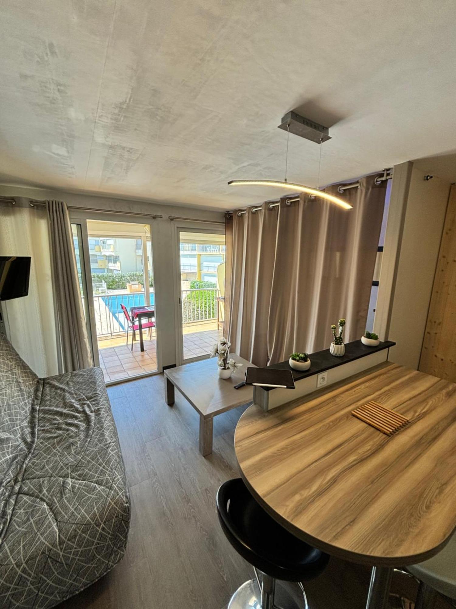 Location De * Agde